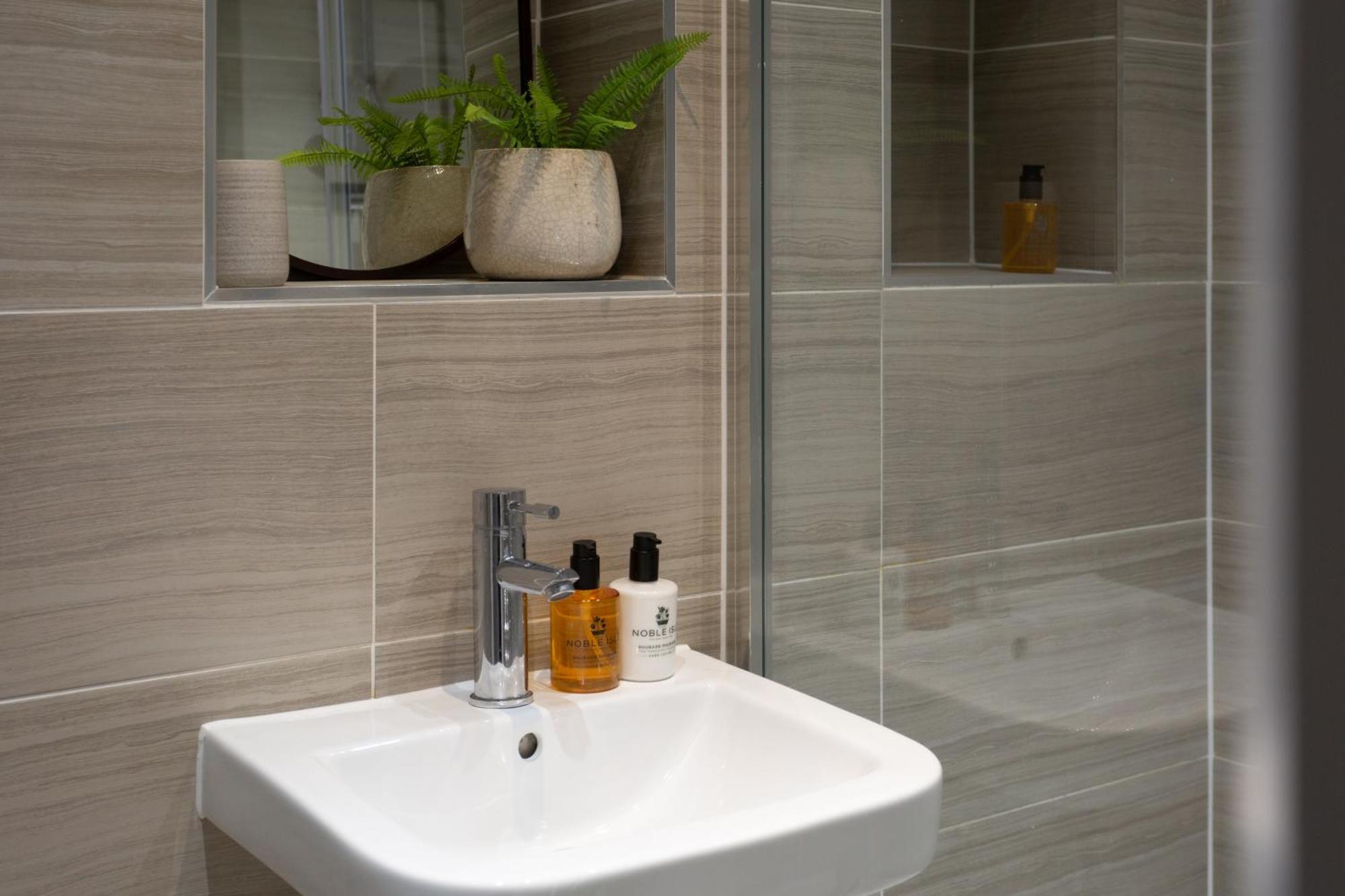 London Mews, Modern Apartment - Sleeps 4 York Kültér fotó