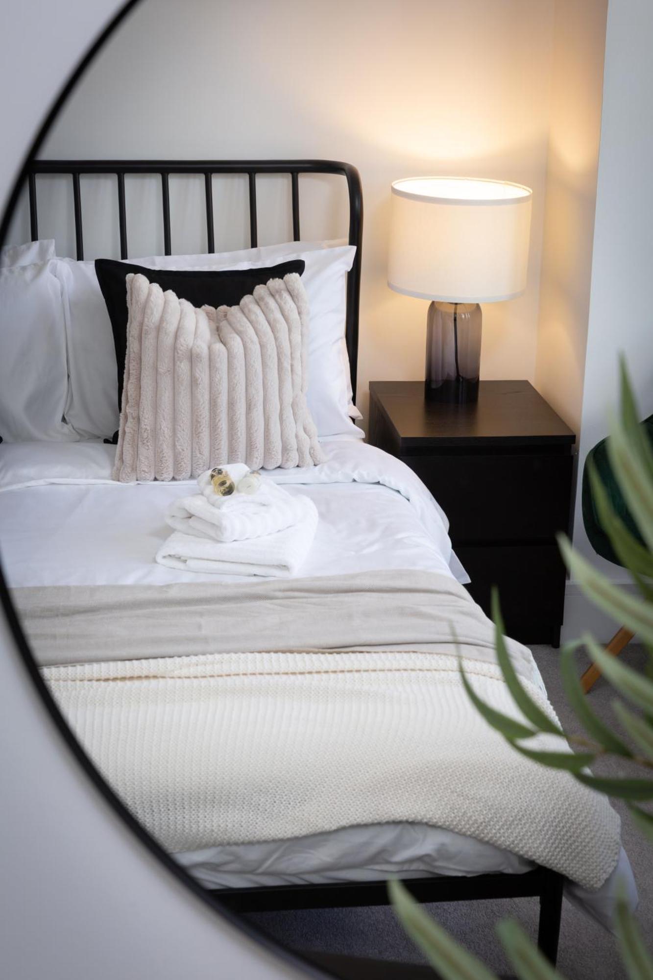 London Mews, Modern Apartment - Sleeps 4 York Kültér fotó