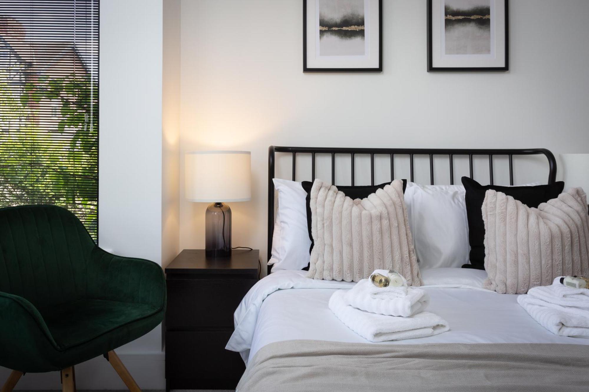 London Mews, Modern Apartment - Sleeps 4 York Kültér fotó